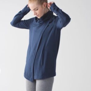 Lululemon Coast wrap, size 12.